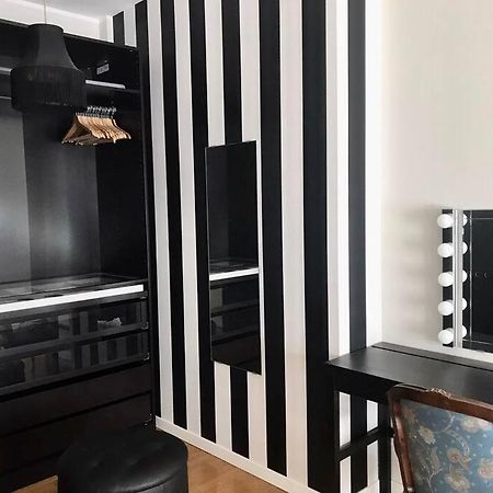 Comodo Bilocale Nuovo Milano Appartement Buitenkant foto