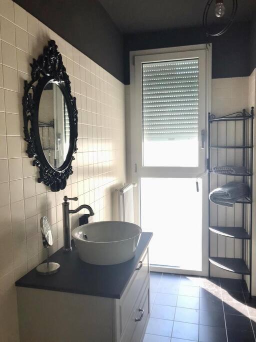 Comodo Bilocale Nuovo Milano Appartement Buitenkant foto