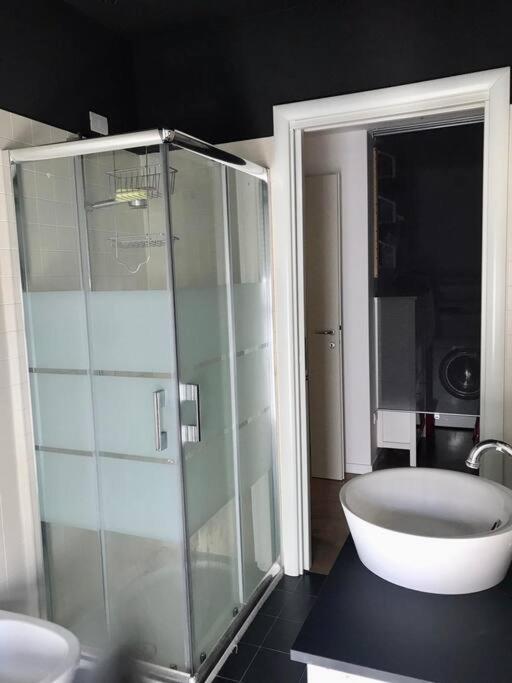 Comodo Bilocale Nuovo Milano Appartement Buitenkant foto